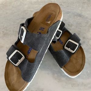 Birkenstock Fall Collection Big Buckle Nubuck Leather Gray Two-Strap Sandals